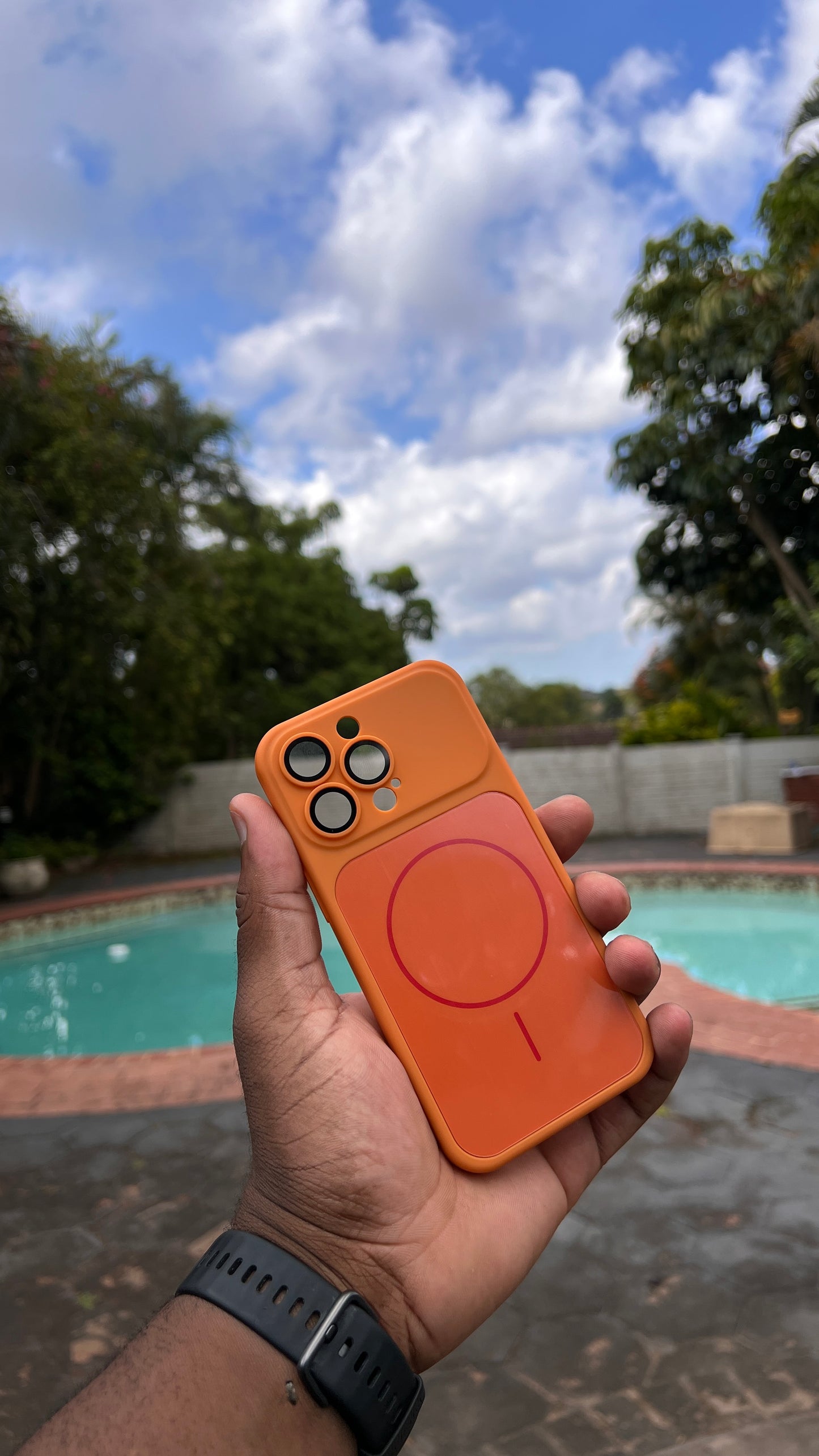 PREMIUM SILICONE CASE(looks like iphone 17)