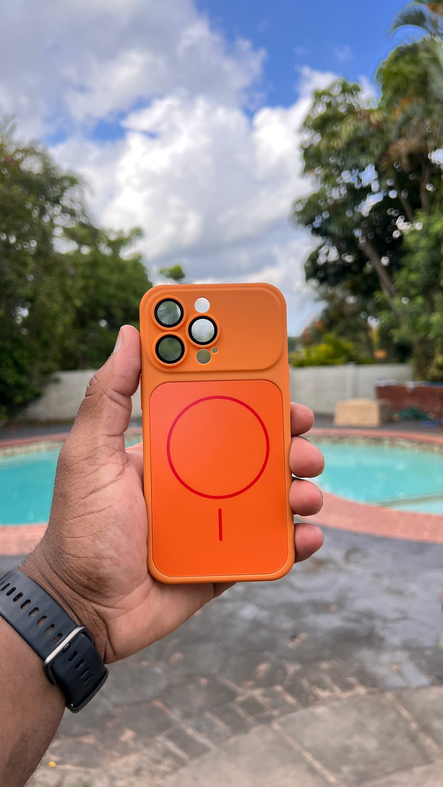 PREMIUM SILICONE CASE(looks like iphone 17)